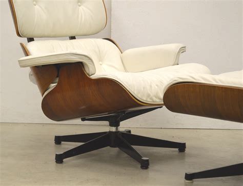 eames chair original vintage.